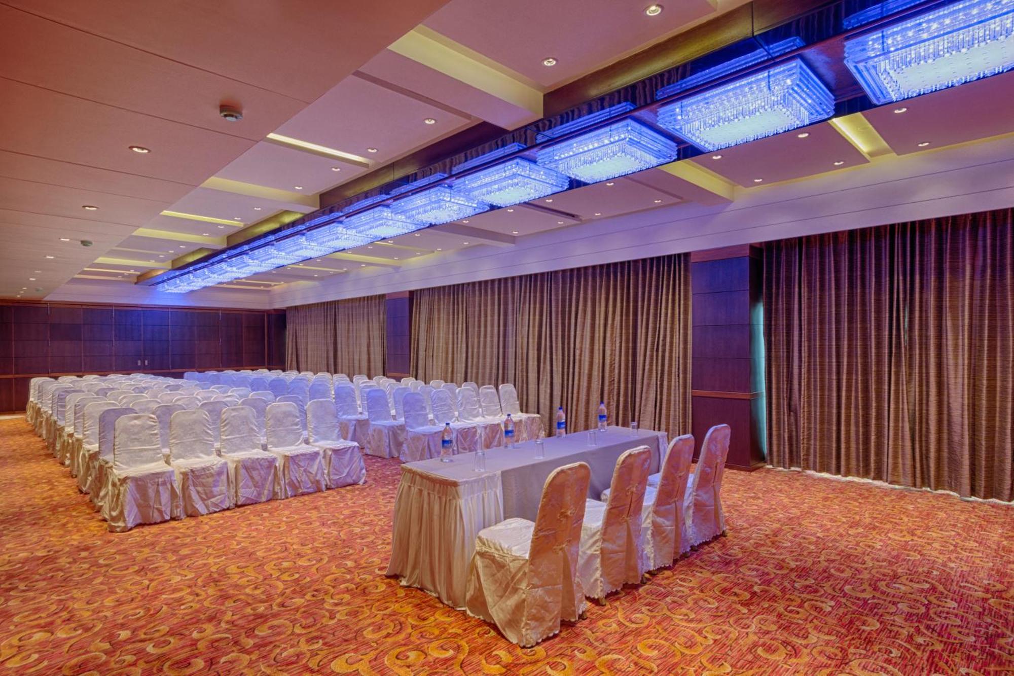 The President-A Boutique Hotel Ahmadabad Zewnętrze zdjęcie