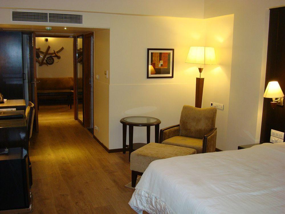 The President-A Boutique Hotel Ahmadabad Zewnętrze zdjęcie