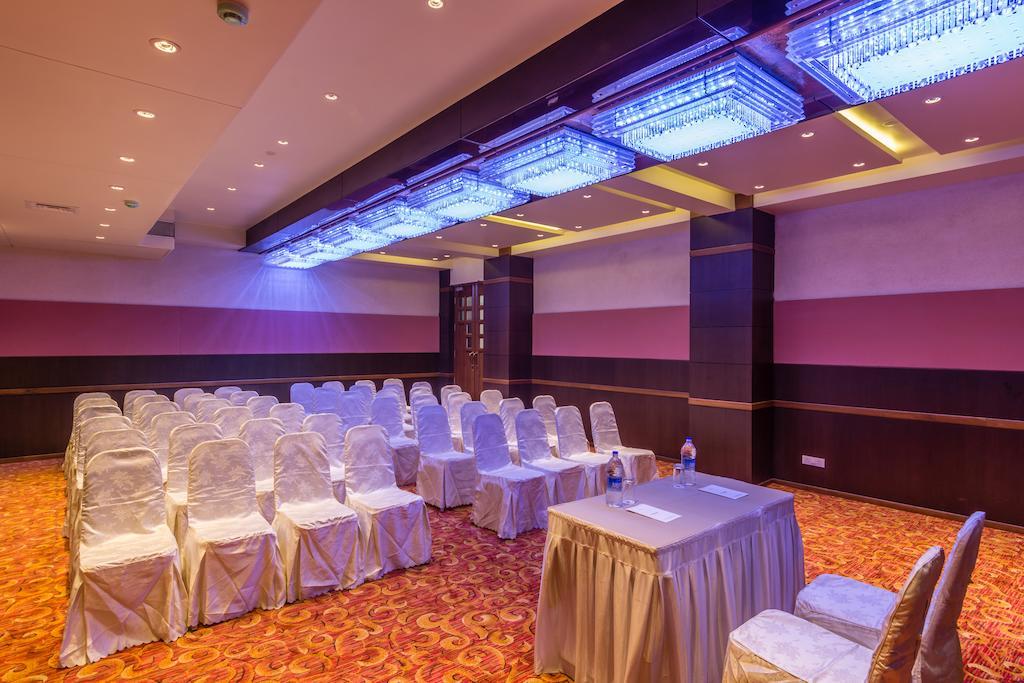 The President-A Boutique Hotel Ahmadabad Zewnętrze zdjęcie